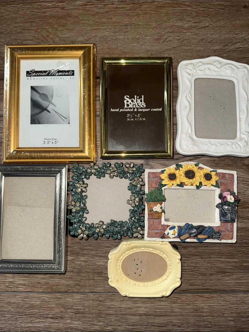 Decorative Picture Frames Vintage and new! Assorted smaller sizes.